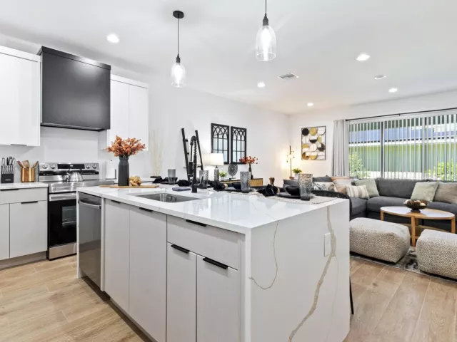 Продажа дома по адресу 601 SW 3rd Street - фото 9019545