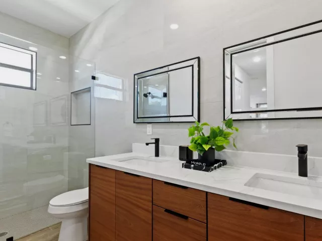 Продажа дома по адресу 601 SW 3rd Street - фото 9019583