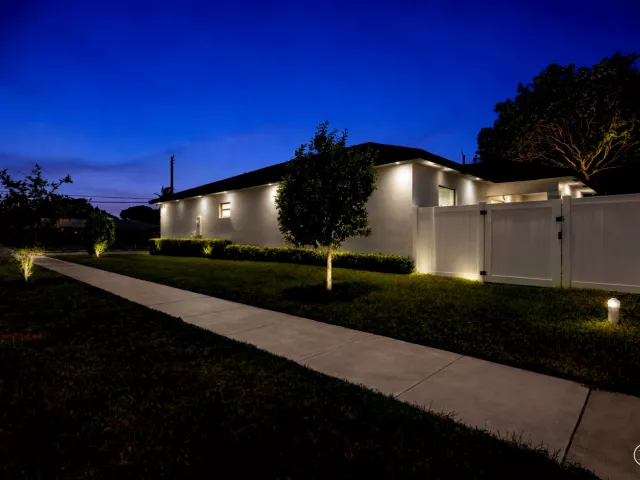 Продажа дома по адресу 601 SW 3rd Street - фото 9019597