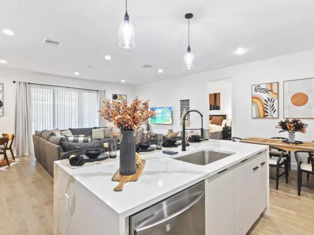 Продажа дома по адресу 601 SW 3rd Street - фото 9019547