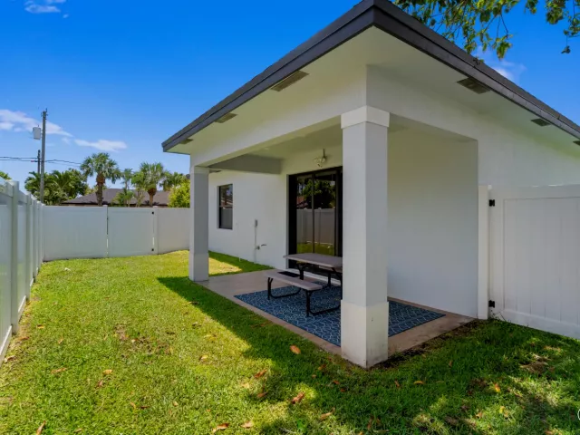 Продажа дома по адресу 601 SW 3rd Street - фото 9019608