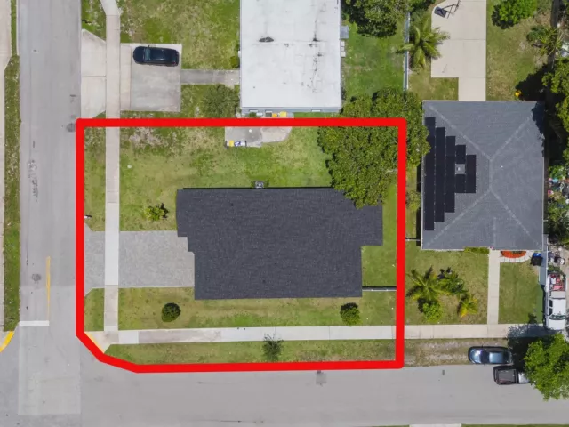 Продажа дома по адресу 601 SW 3rd Street - фото 9019615
