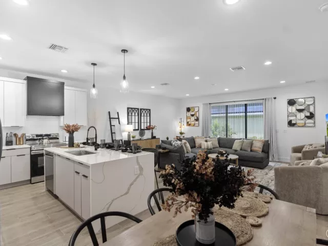 Продажа дома по адресу 601 SW 3rd Street - фото 9019549