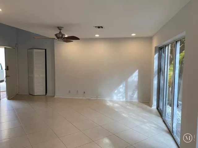 Продажа дома по адресу 101 SE 15th Avenue E - фото 8902302