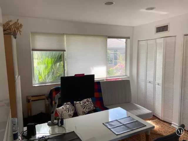 Продажа дома по адресу 101 SE 15th Avenue E - фото 8902311