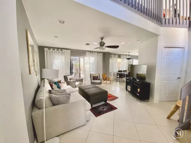 Продажа дома по адресу 101 SE 15th Avenue E - фото 8902312