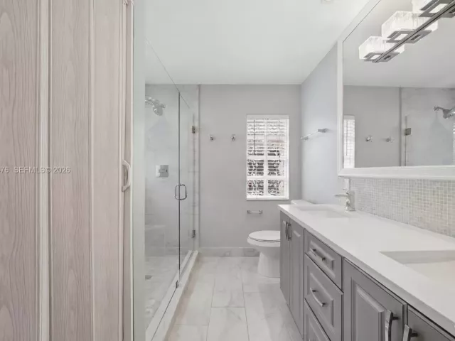 Продажа дома по адресу 531 SW 176th Ave - фото 7712943