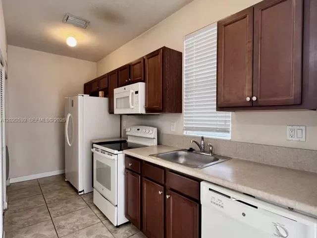 Продажа дома по адресу 17001 SW 96th St - фото 7714109