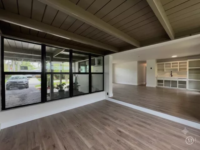 Продажа дома по адресу 2513 NW 8th Avenue - фото 8920331