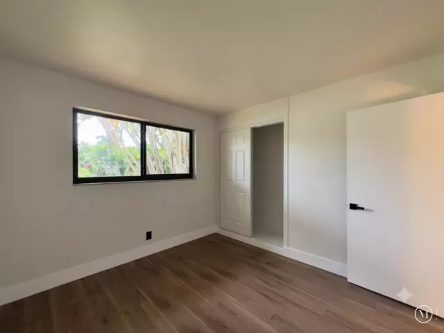 Продажа дома по адресу 2513 NW 8th Avenue - фото 8920332