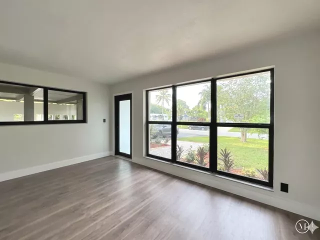Продажа дома по адресу 2513 NW 8th Avenue - фото 8920338