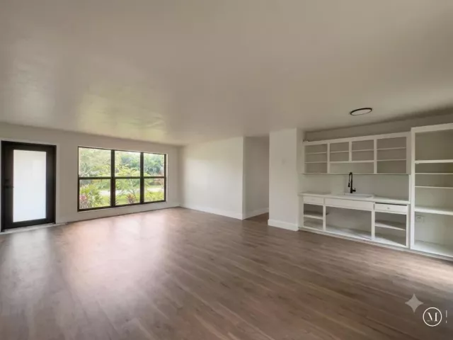 Продажа дома по адресу 2513 NW 8th Avenue - фото 8920327