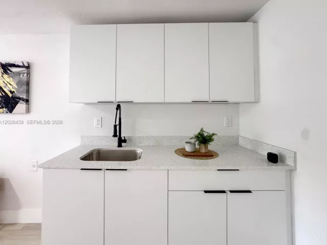 Продажа дома по адресу 212 NW 28th Way - фото 7719715