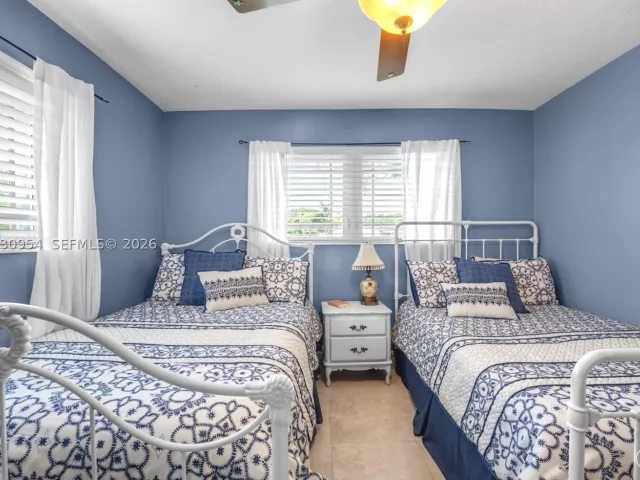 Продажа дома по адресу 10421 SW 107th St - фото 8892052