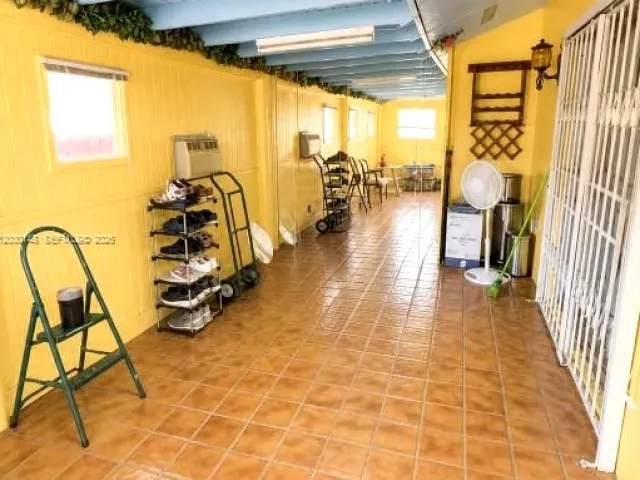 Продажа дома по адресу 9013 SW 8th Ter - фото 7720504