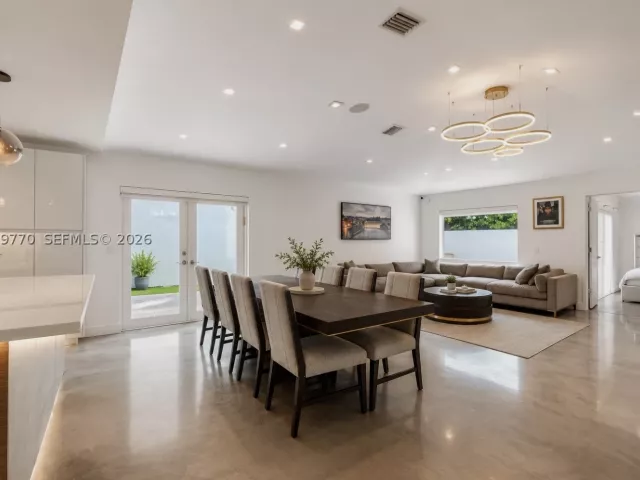 Продажа дома по адресу 2558 NE 206th Ter - фото 8886878