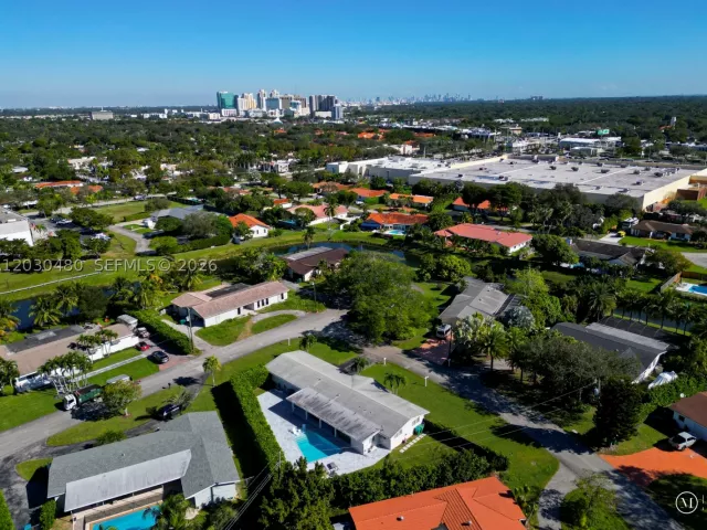 Продажа дома по адресу 10600 SW 80th Ct - фото 9307960