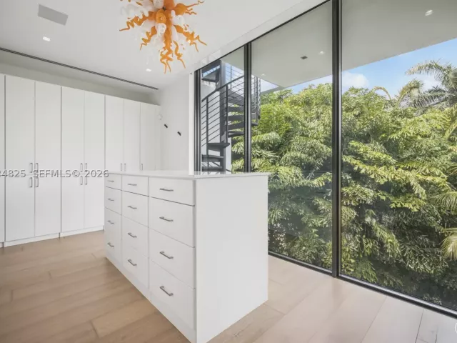 Продажа дома по адресу 420 N Hibiscus Dr - фото 9075313
