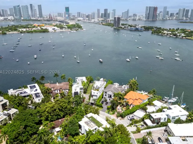 Продажа дома по адресу 420 N Hibiscus Dr - фото 9075358