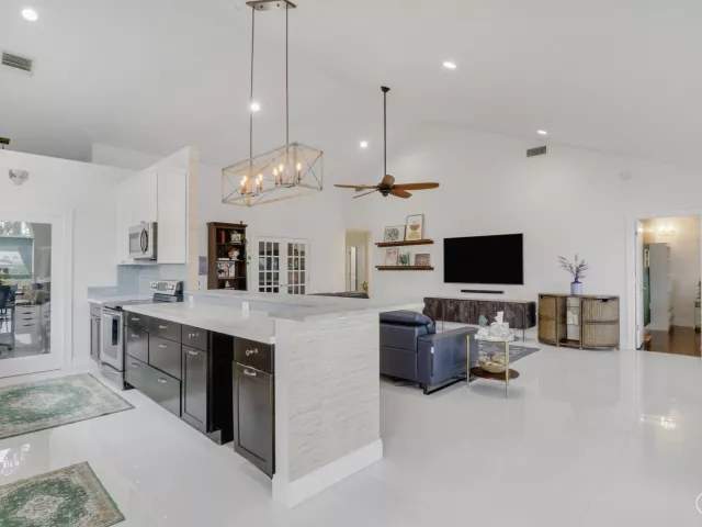 Продажа дома по адресу 1560 Wilderness Road - фото 8900175
