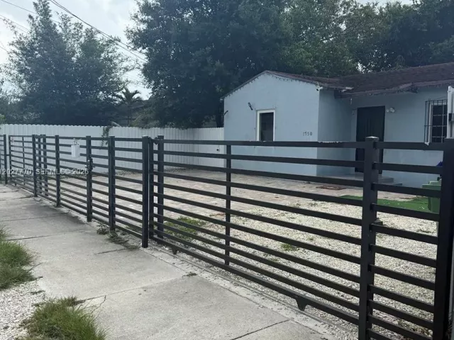 Продажа дома по адресу 1750 NW 55th Ter - фото 7719907