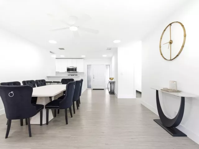 Продажа дома по адресу 6444 Oak Street - фото 9233175