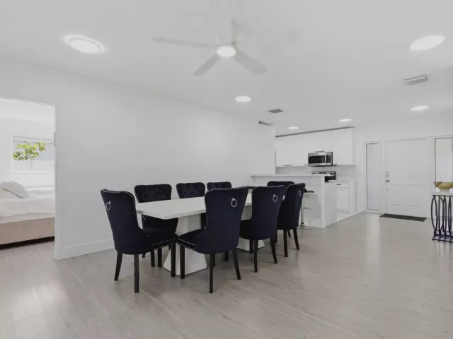 Продажа дома по адресу 6444 Oak Street - фото 9233180