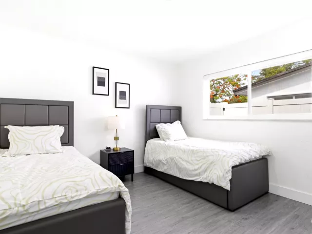 Продажа дома по адресу 6444 Oak Street - фото 9233200