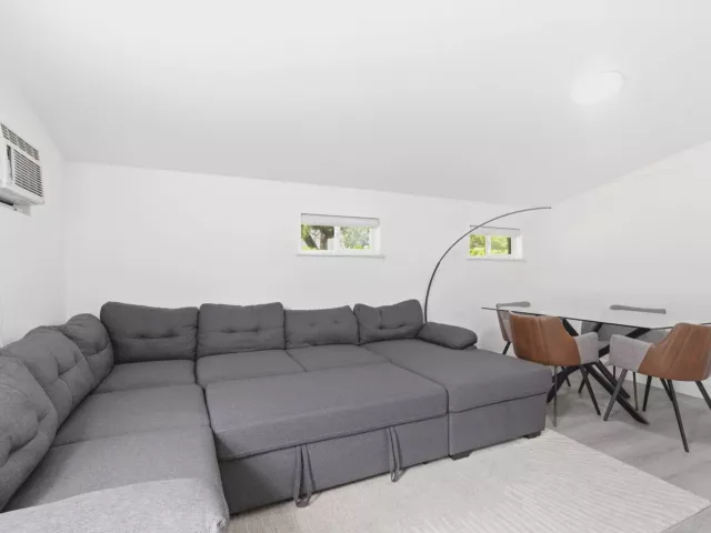 Продажа дома по адресу 6444 Oak Street - фото 9233211