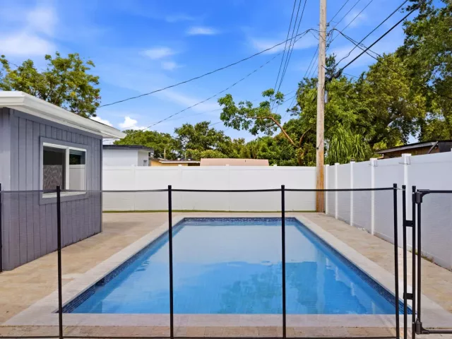 Продажа дома по адресу 6444 Oak Street - фото 9233217