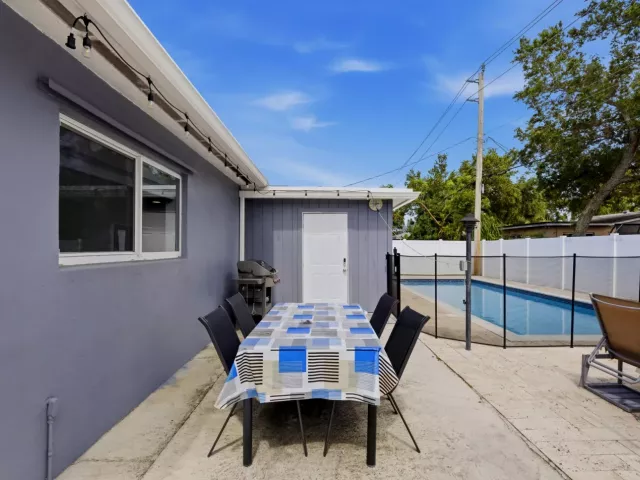 Продажа дома по адресу 6444 Oak Street - фото 9233219