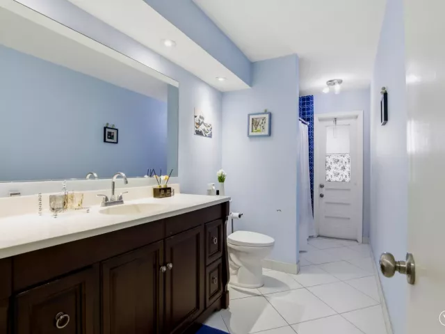 Продажа дома по адресу 1501 NW 7th Street - фото 8110051