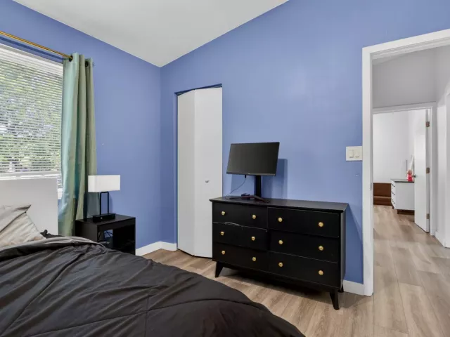 Продажа дома по адресу 700 NW 17th Terrace - фото 8889991