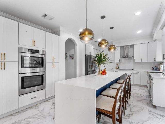 Продажа дома по адресу 599 Cresta Circle - фото 8440280