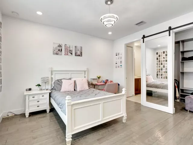 Продажа дома по адресу 8080 Laurel Falls Drive - фото 9250259