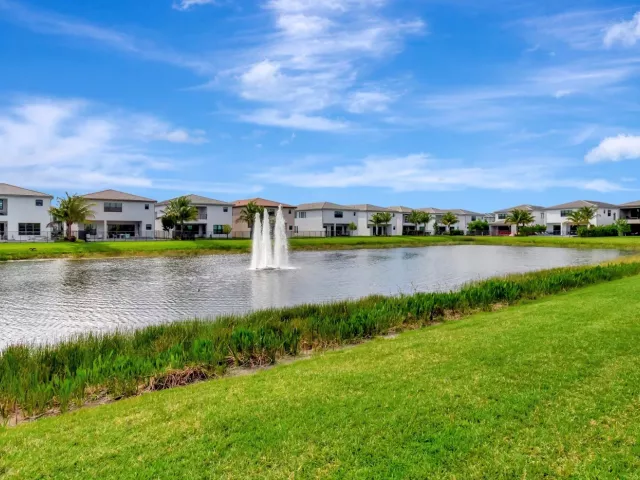 Продажа дома по адресу 8080 Laurel Falls Drive - фото 9250267