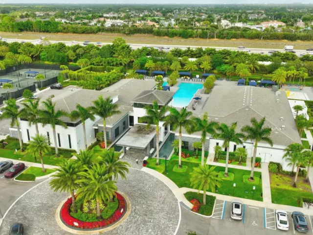 Продажа дома по адресу 8080 Laurel Falls Drive - фото 9250281