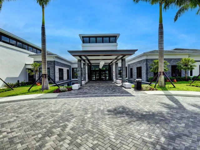 Продажа дома по адресу 8080 Laurel Falls Drive - фото 9250288