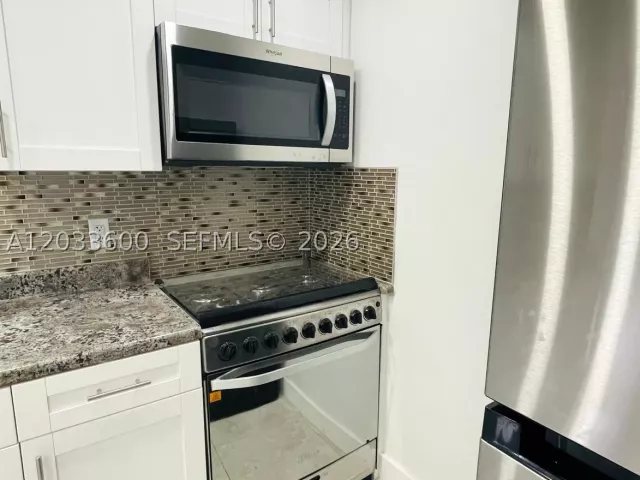 Продажа дома по адресу 2437 NW 98th St - фото 9147884
