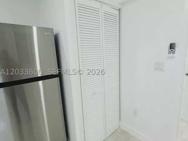 Продажа дома по адресу 2437 NW 98th St - фото 9147885