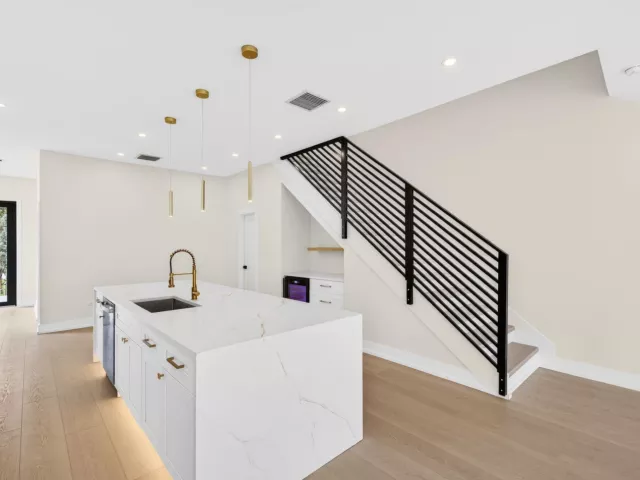 Продажа дома по адресу 507 SW 11th Street - фото 8920314