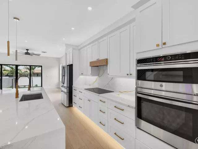Продажа дома по адресу 507 SW 11th Street - фото 8920316