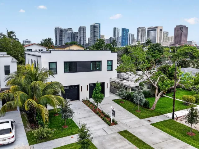 Продажа дома по адресу 507 SW 11th Street - фото 8920305