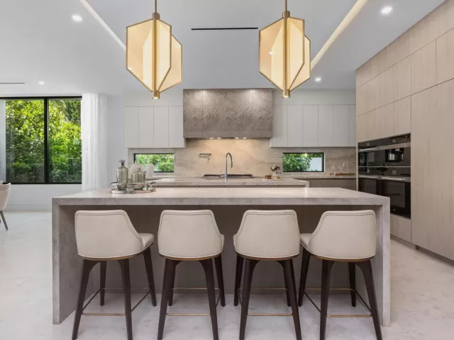 Продажа дома по адресу 217 Thatch Palm Drive - фото 8920540