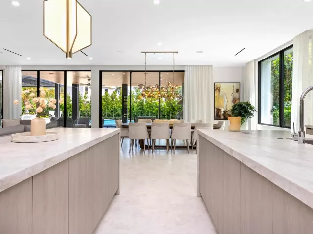 Продажа дома по адресу 217 Thatch Palm Drive - фото 8920541