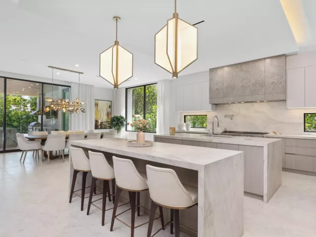 Продажа дома по адресу 217 Thatch Palm Drive - фото 8920543