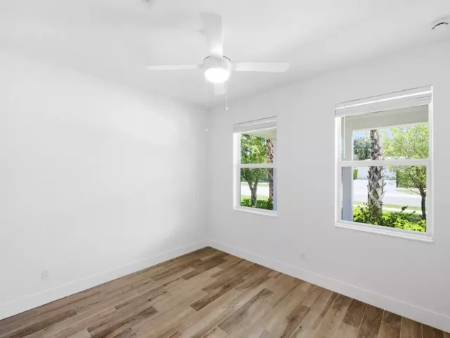 Продажа дома по адресу 316 SW 4th Avenue - фото 9381126