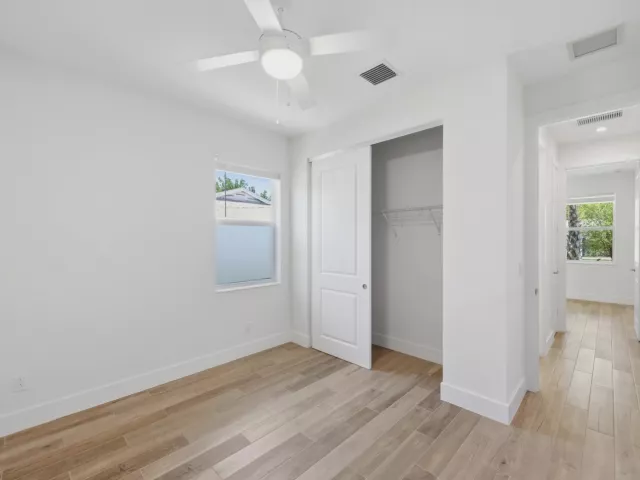 Продажа дома по адресу 316 SW 4th Avenue - фото 9381129