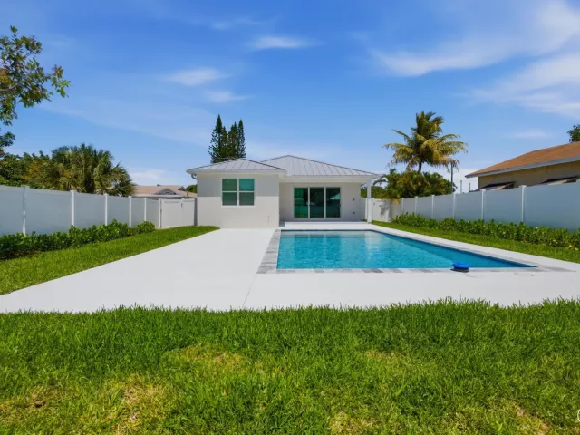 Продажа дома по адресу 316 SW 4th Avenue - фото 9381137