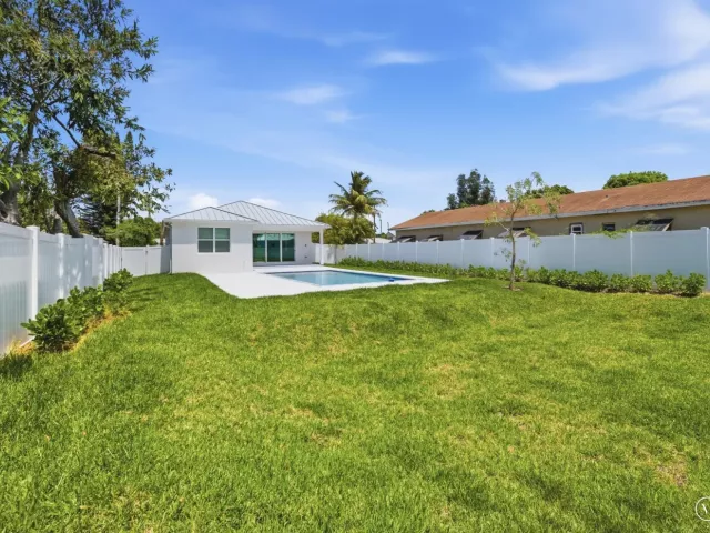 Продажа дома по адресу 316 SW 4th Avenue - фото 9381138